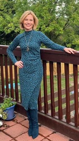 Creating A Column of Colour to Look Taller and Slimmer